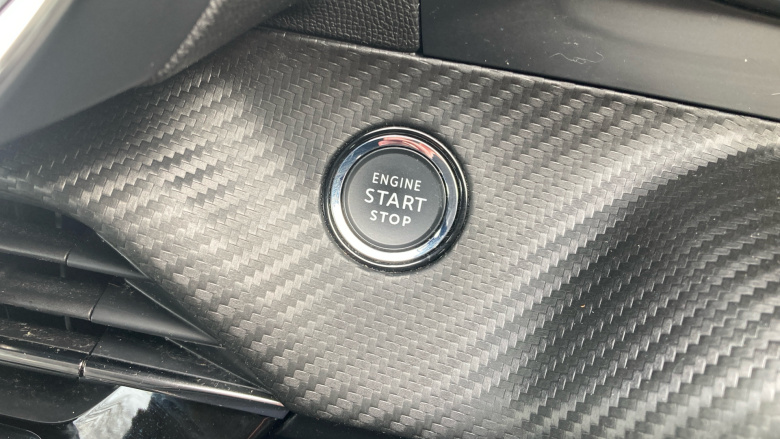 Peugeot 208 1.2 PureTech 100 Allure 5dr Petrol Hatchback